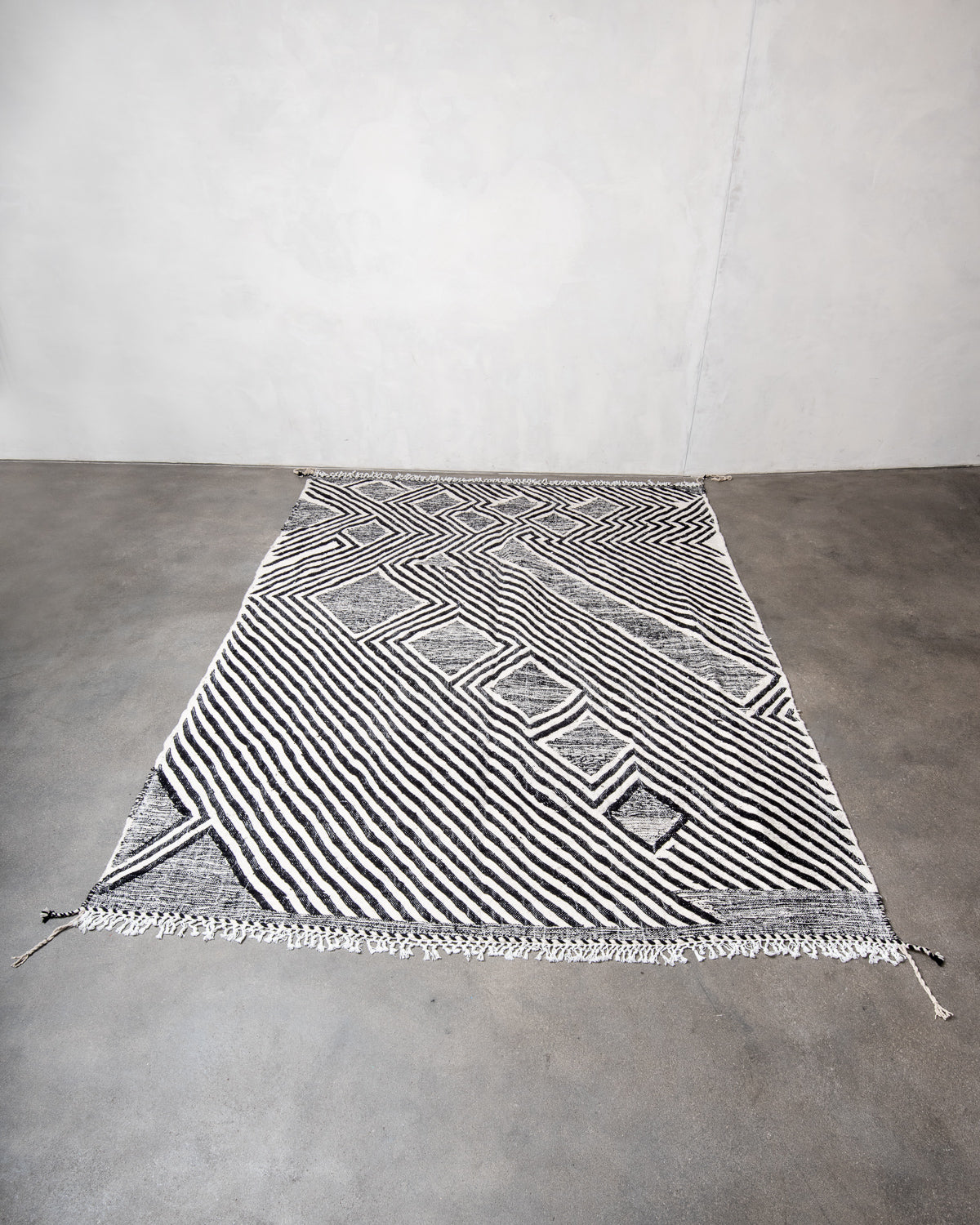 Modern, designer, handcrafted Berber rug from Morocco. Kelim carpet with beautiful designs and robust flat weave. 100% wool.